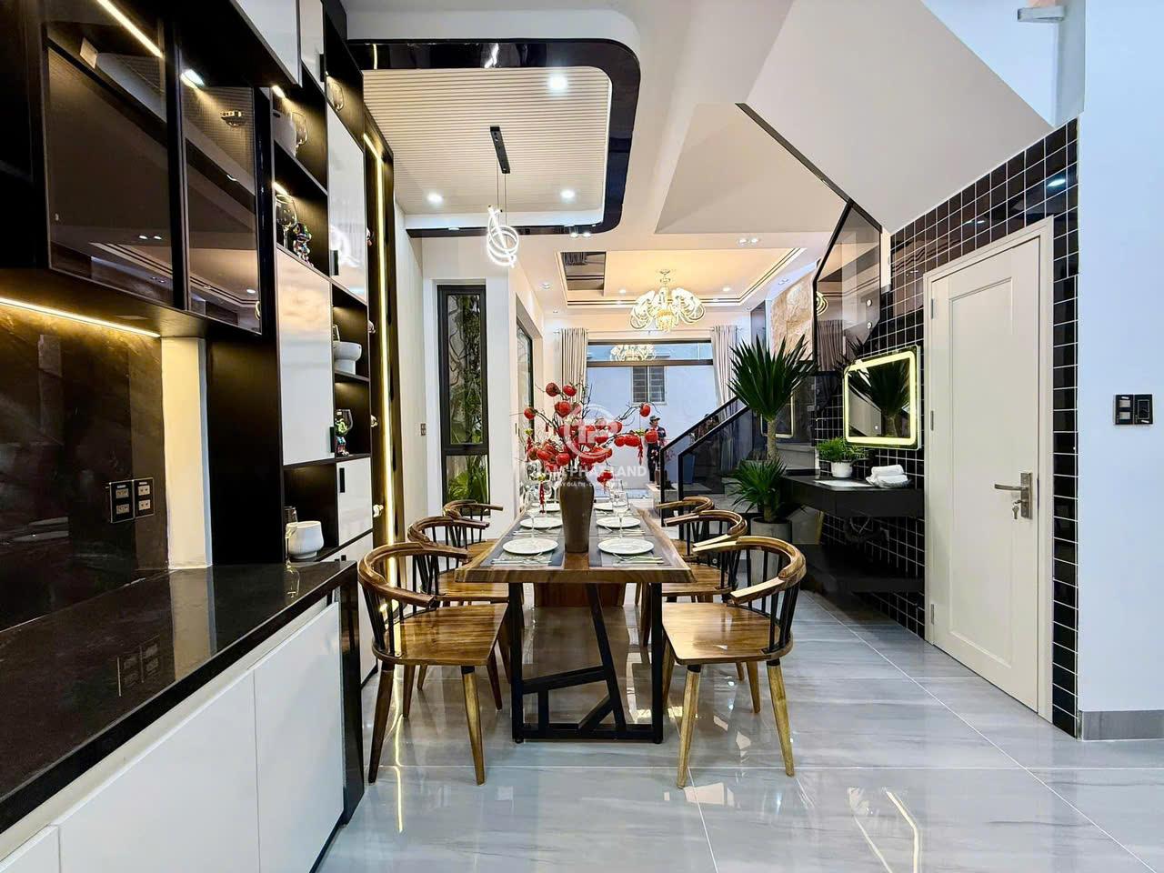Bán nhà đường Núi Thành Đà Nẵng