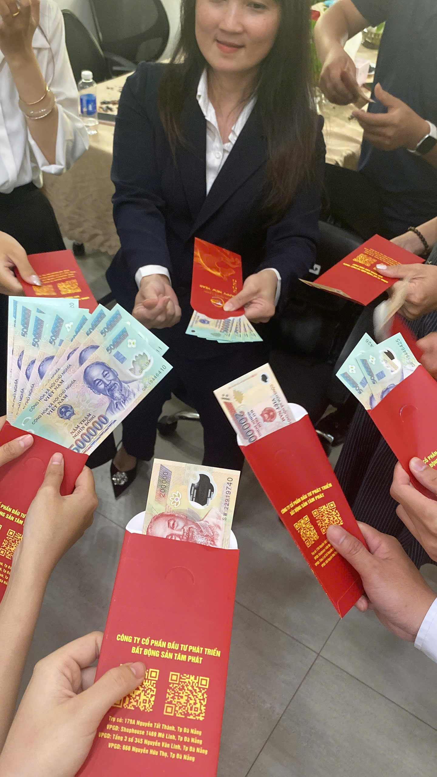 Những phong bao lì xì khai xuân may mắn tại Tâm Phát Land Những phong bao lì xì khai xuân may mắn tại Tâm Phát Land