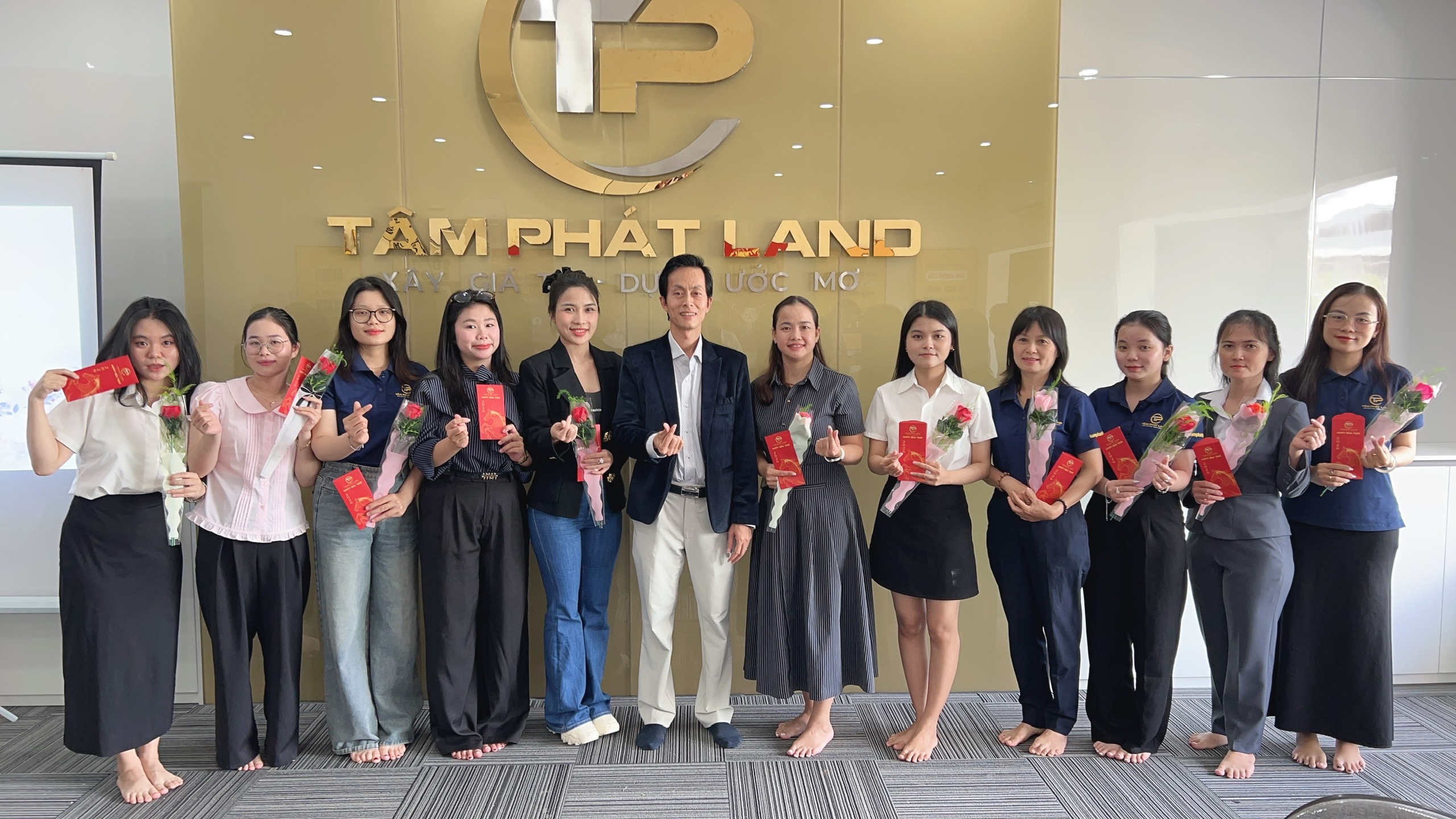 Chúc mừng 8/3 tại Tâm Phát Land