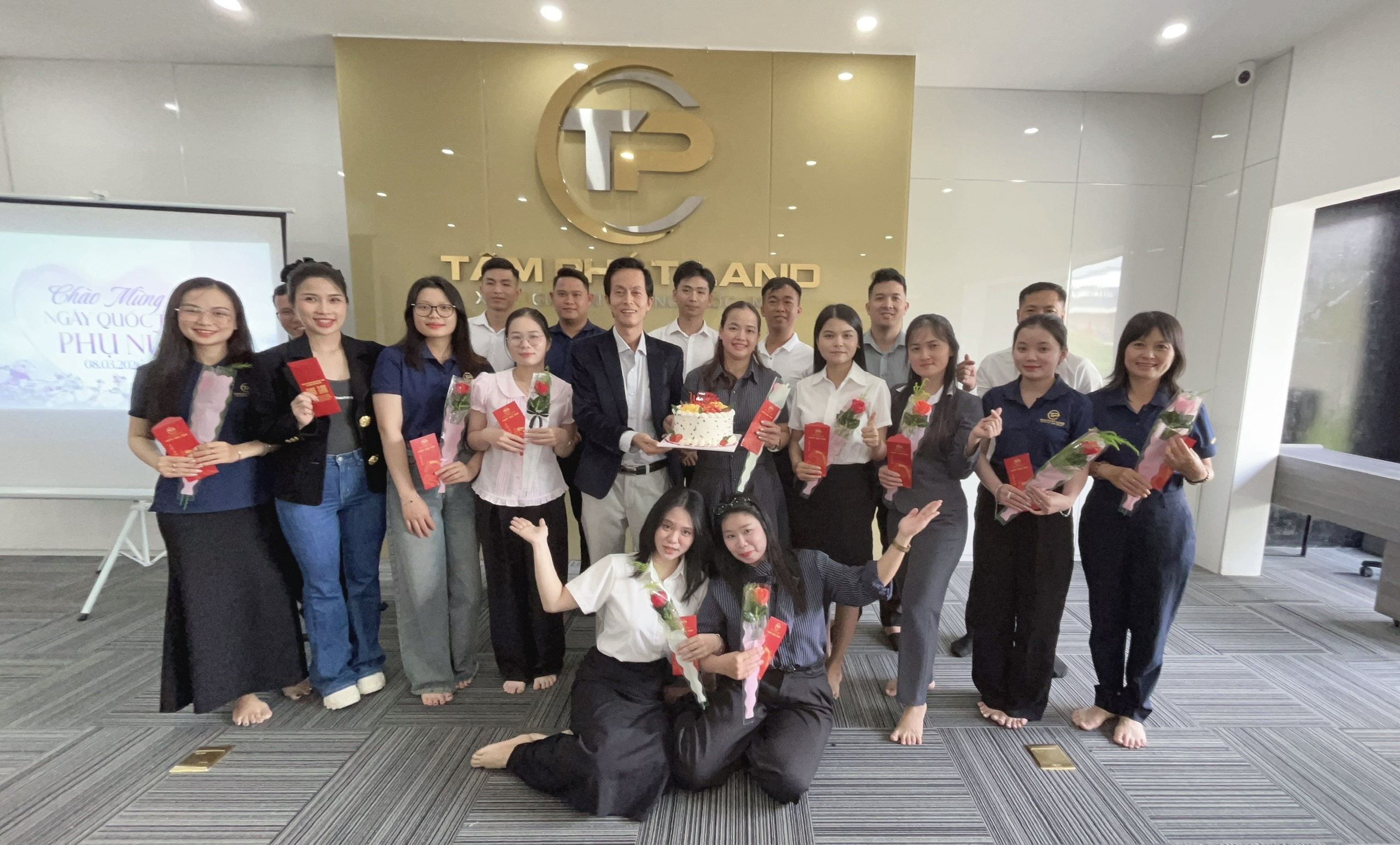 Chúc mừng 8/3 tại Tâm Phát Land